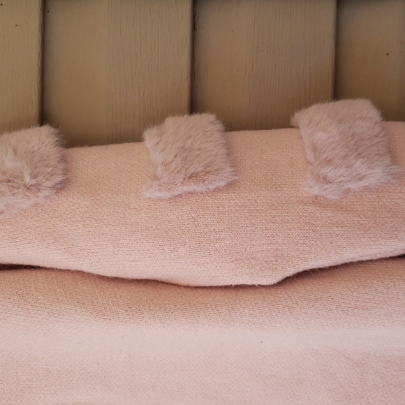 SIONI Sweater - Picture 2 of 10